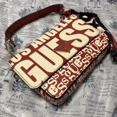 Guess　ゲス　赤　ショルダー斜めがけ　ハンドバッグ　ロゴ入りバックのサムネイル