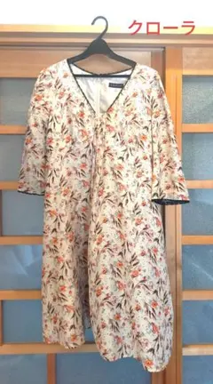 CLOLLA 花柄 Vネック 七分袖 ワンピース　日本製　レトロ　春夏秋　薄手のサムネイル