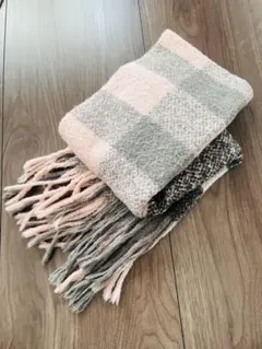 チェックマフラー　ピンク　グレー　ボリューム