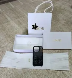 Dior ブラック キルティング iPhoneケース 17pro - メルカリ