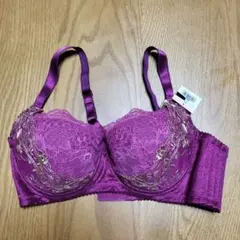 新品　ワコール脇をすっきりととのえるブラジャーD70のサムネイル