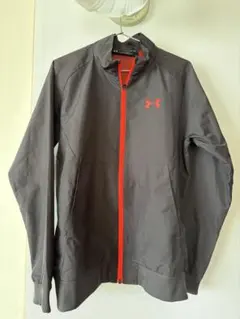 UNDER ARMOUR　ウインドブレーカー