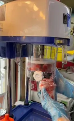 業務用 かき氷機 電動式 いちご削り - メルカリ