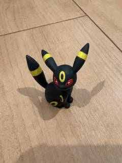ポケモン　ブラッキー　フィギュア
