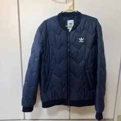 adidasオリジナル　ダウンジャケット