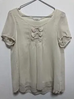 半袖リボンブラウス クリーム色のサムネイル