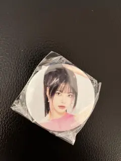 ウンチェ　LE SSERAFIM 缶バッジ　ガチャ