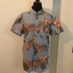 ■Bershka　アロハシャツ　メンズのサムネイル
