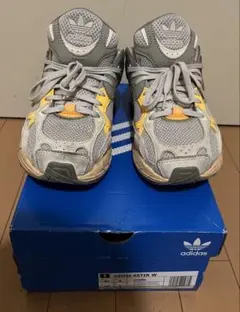 adidas astir Wスニーカー　レディース23.5