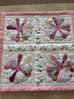 ハンドメイド パッチワークキルト 花柄刺繍 - メルカリ