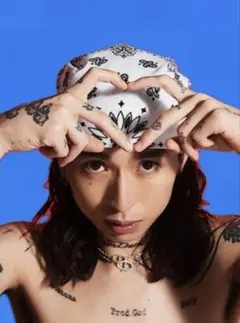 Kvi Baba 照明写真サイズ