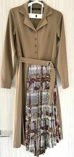 プリーツワンピース　スパイラルガール