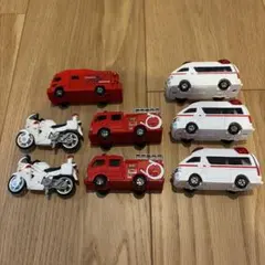 TOMICA トミカ 白バイ 消防車 救急車 8台 まとめ売りのサムネイル