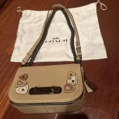 COACH ベージュ ハートモチーフ ショルダーバッグ