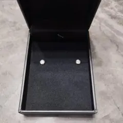 最高級天然ダイヤピアス18k Dカラ― IF 3EX 0.62c 0.31c×2