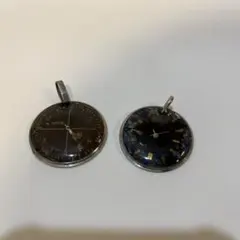 時計モチーフのキーホルダー（チャーム）2点セット