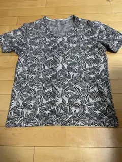 HIGH STREET リーフ柄 Vネックカットソー
