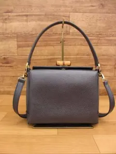 希少✨GUCCI ワンショルダーバッグ エナメル ターンロック 黒 フラップ 希少✨GUCCI ワンショルダーバッグ エナメル ターンロック 黒 フラップ