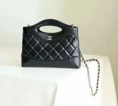 CHANEL ブラック ショルダーバッグ