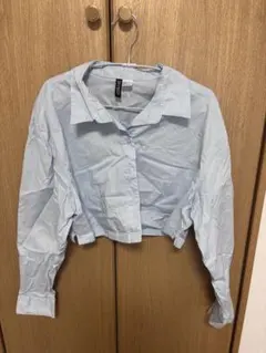 H&M 水色 クロップドシャツ M