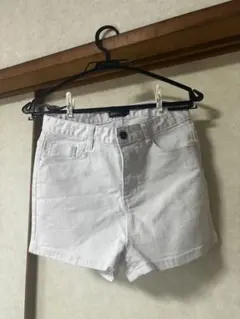 ホワイトデニムショートパンツ