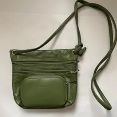 グリーン ショルダーバッグ ファスナー付き