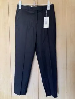 a トゥモローランド　REGGIANI イタリア製生地　スラックス　黒　36