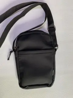 黒　ミニショルダーポーチ スマホ対応（新品　未使用）