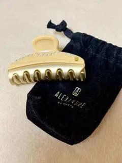 ALEXANDRE DE PARIS ヘアクリップ 巾着付き - メルカリ