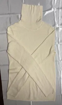 GU アイボリー リブタートルネックセーター ニット