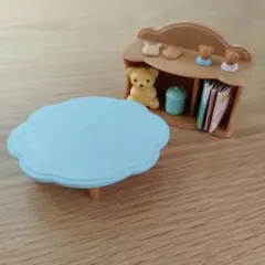 シルバニアファミリー ミニテーブルと棚、その他諸々セット