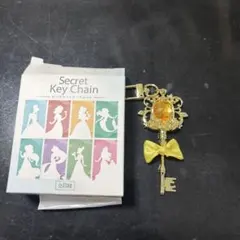 ディズニーストア シークレットキーチェーン プリンセス ベル