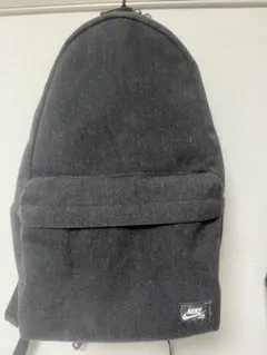 Nike SBのグレーのバックパック　リュック