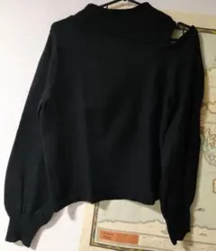 AZUL　ショルダーカットトップス　黒　ニット