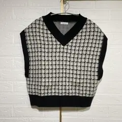 Rafraf【M】ニットベスト／ゆったりデザイン✿オーバーサイズ✿カイト型✿ジレ