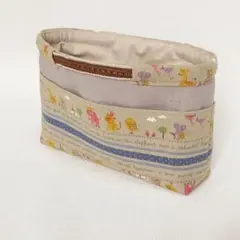 バッグインバッグ　ハンドメイド　小物の収納に便利になっております。　新品