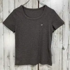 ☆センスオブプレイス☆カットソー リブニット 半袖 金属プレート Uネック