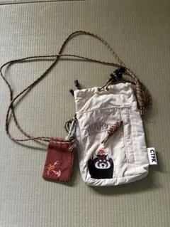 グラニフイカクスマホショルダー