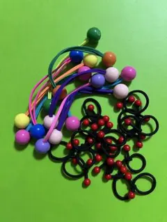 カラフルボール付きヘアゴム