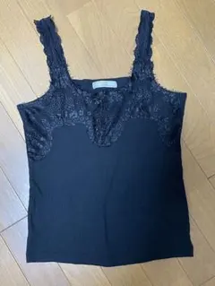 胸元レースキャミ