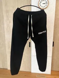 ESSENTIALS ブラック ジョガーパン