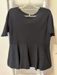★超美品★ ニットペプラムトップスのサムネイル