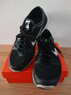NIKE トレーニングシューズ ブラック 23のサムネイル