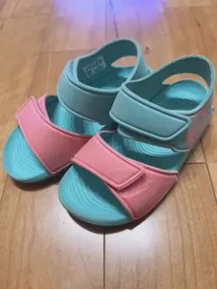 adidas サンダル 水色とピンク 18センチ