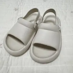 zarakids baby ラバーサンダル 24のサムネイル