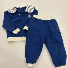 青いストライプ襟付きトレーナーとパンツセット