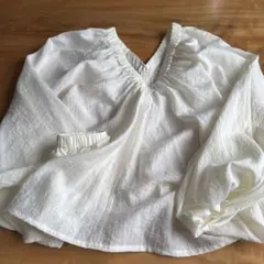 ビアズリー フロント刺繍ニット(フレンチスリーブ) - メルカリ