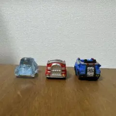 パウパトロールビークル　バスボールフィギュア　マーシャル・チェイスのセット