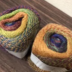 ツートンカラーグラデーションウールヤーン2玉カラフル