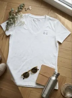 UNDER ARMOUR HEATGEAR Vネック 半袖Tシャツ 白　SMのサムネイル